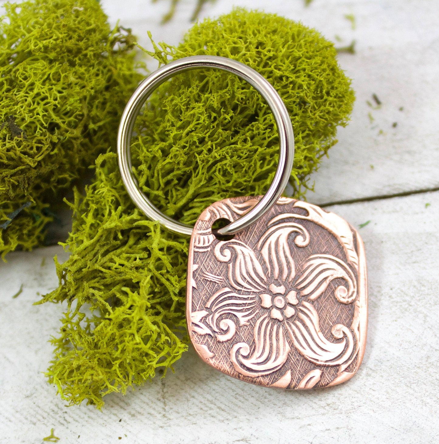 Star Flourish Flower Vintage Pattern Copper Keychain